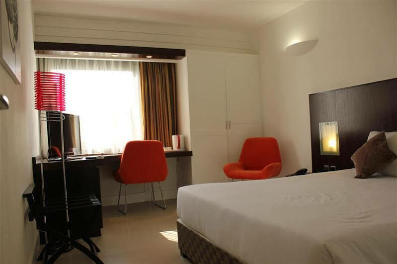 Hotel Le Saint Denis Eksteriør billede